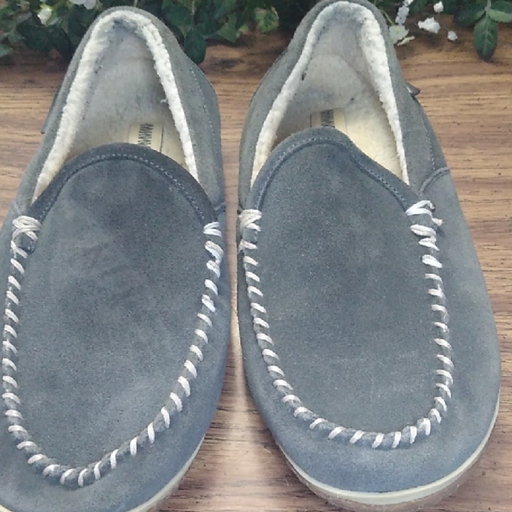 Minnetonka Men's Size 11.5 Gray Suede Loafers Hard Sole